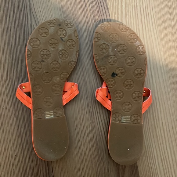 “Tory Burch” Miller Leather Sandal - Picture 3 of 6